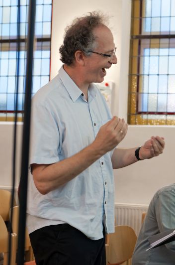 Chorleiter Wolfgang Nening